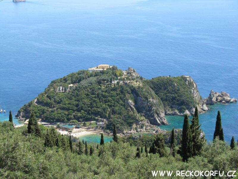 Korfu Paleokastritsa - Výhled z vesnice Lakones 2